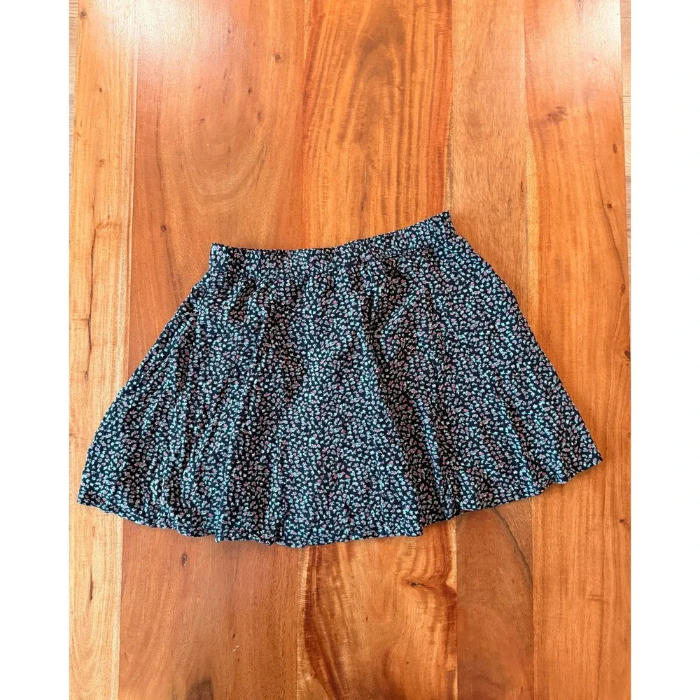 American Eagle Women's Floral Flare Mini Skirt‎ Size S